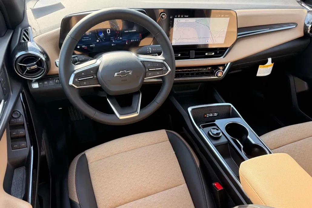 2026 Chevrolet Equinox ACTIV photo 1