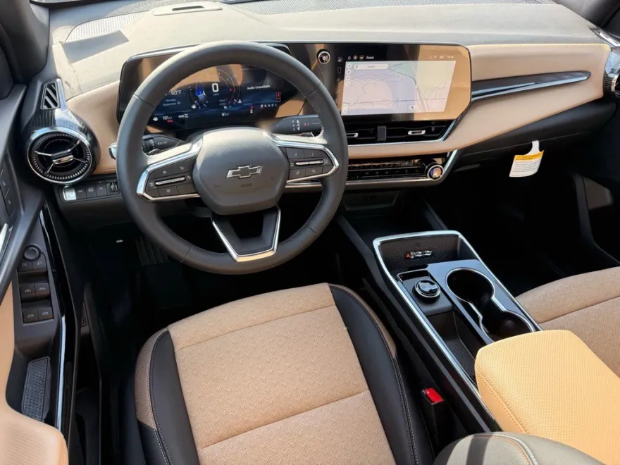 2026 Chevrolet Equinox ACTIV photo 1