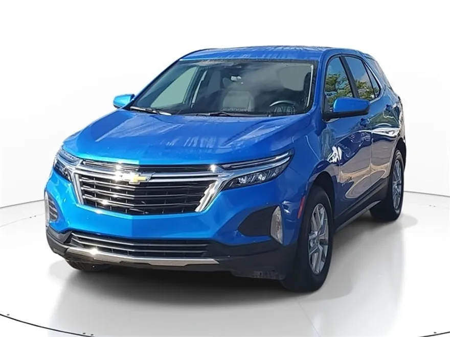 2024 Chevrolet Equinox LT photo 1
