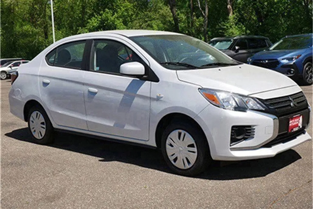 2024 Mitsubishi Mirage G4 ES photo 1