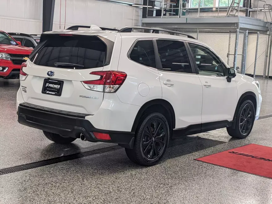 2021 Subaru Forester Limited photo 1