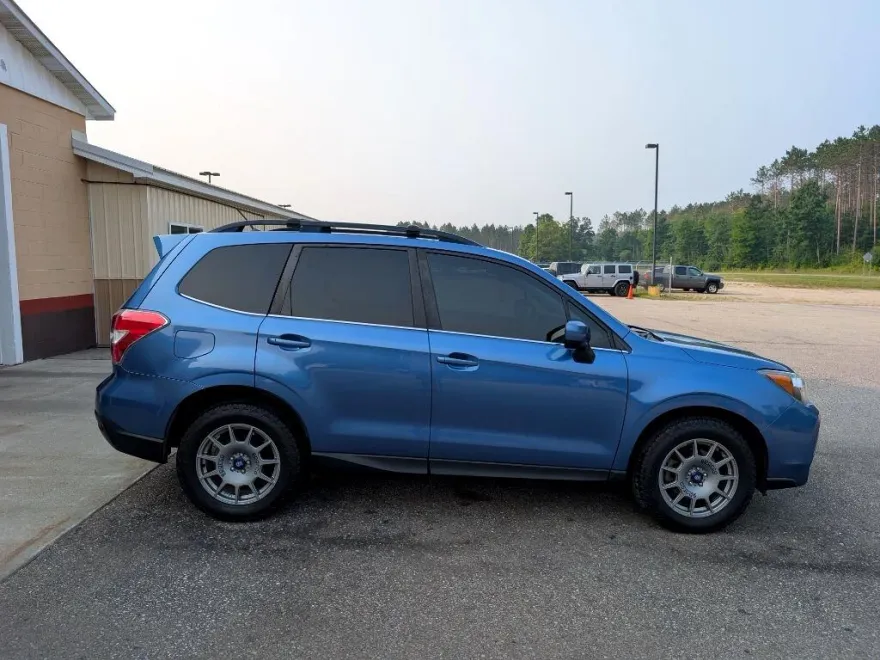 2015 Subaru Forester 2.0XT Premium photo 1