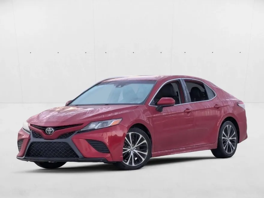 2019 Toyota Camry SE photo 1