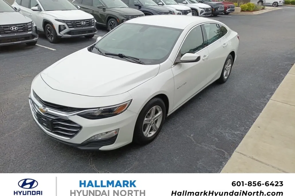 2022 Chevrolet Malibu photo 1