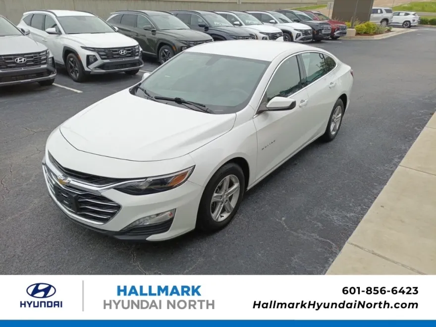 2022 Chevrolet Malibu photo 1
