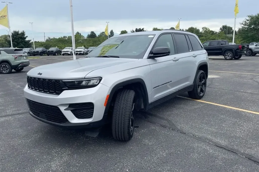 2023 Jeep Grand Cherokee Altitude X photo 1