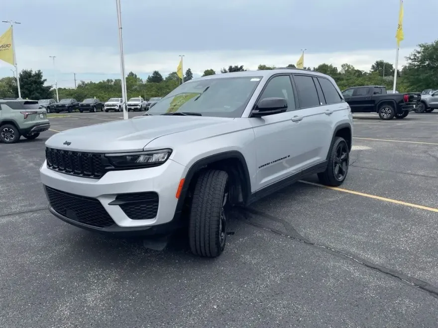 2023 Jeep Grand Cherokee Altitude X photo 1
