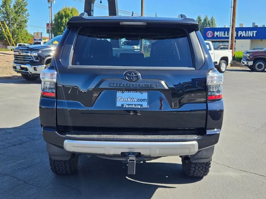 2021 Toyota 4Runner TRD Off-Road Premium photo 1
