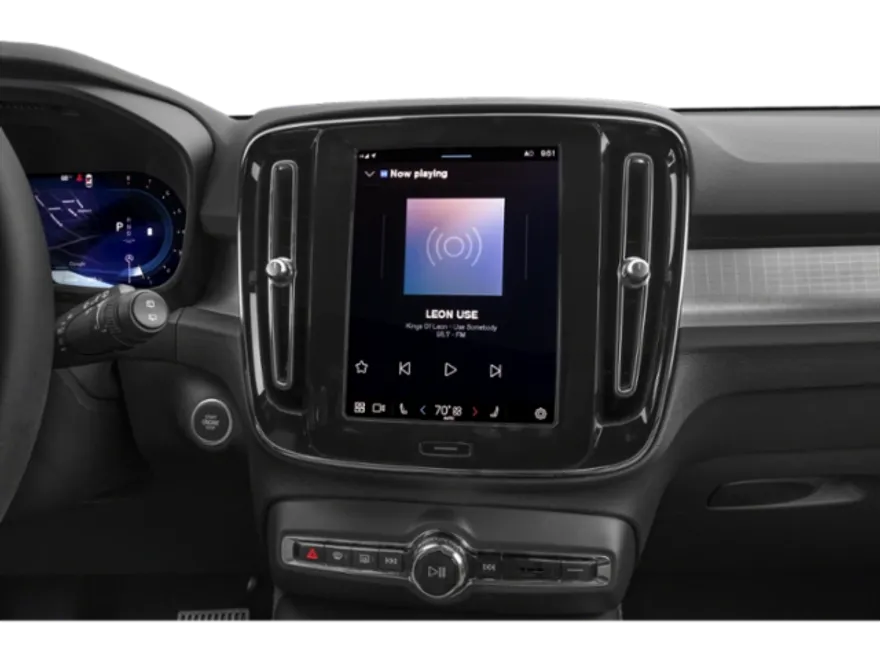 2024 Volvo XC40 Plus photo 7