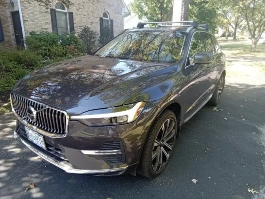 2023 Volvo XC60 Recharge Hybrid Ultimate photo 1