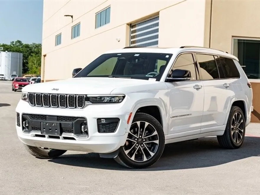 2023 Jeep Grand Cherokee Overland photo 1