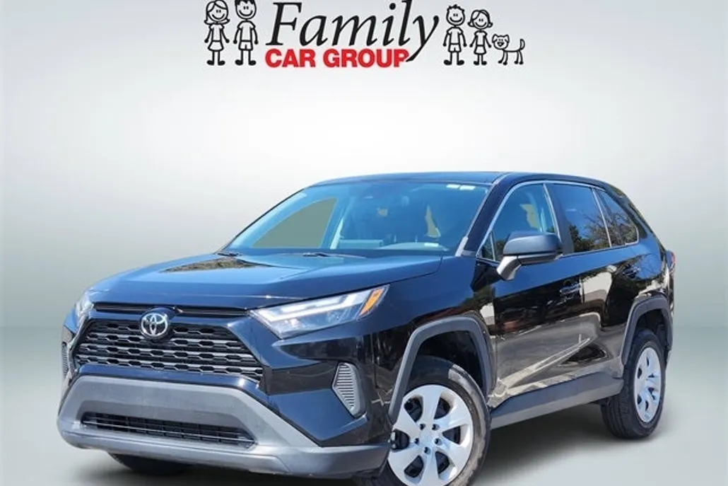 2024 Toyota RAV4 LE photo 1