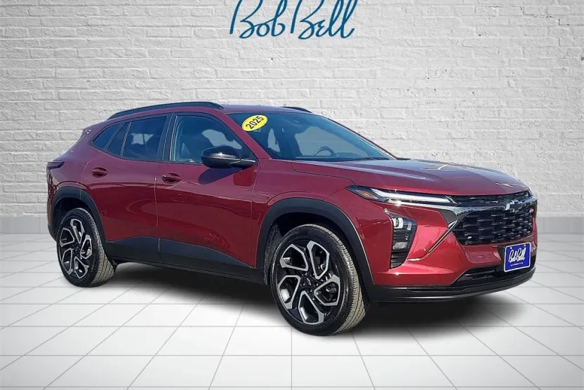 2025 Chevrolet Trax photo 1