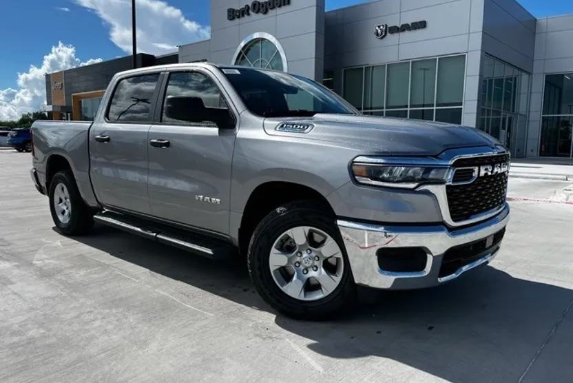 2025 Ram 1500 Tradesman photo 1