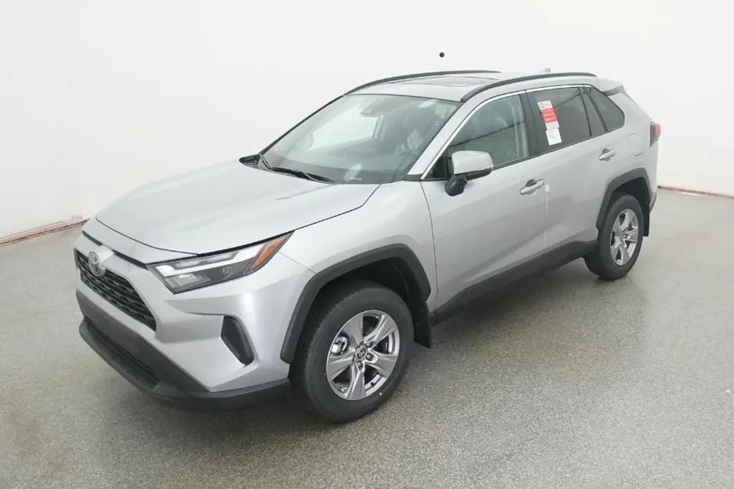 2025 Toyota RAV4 XLE photo 1
