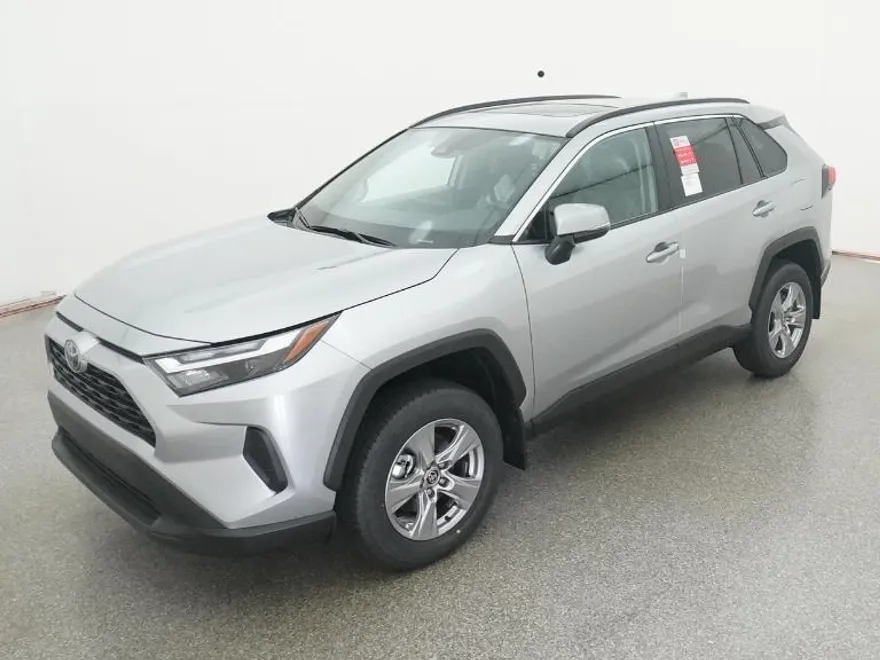 2025 Toyota RAV4 XLE photo 1