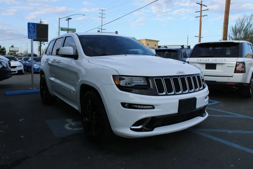 2016 Jeep Grand Cherokee SRT8 photo 1