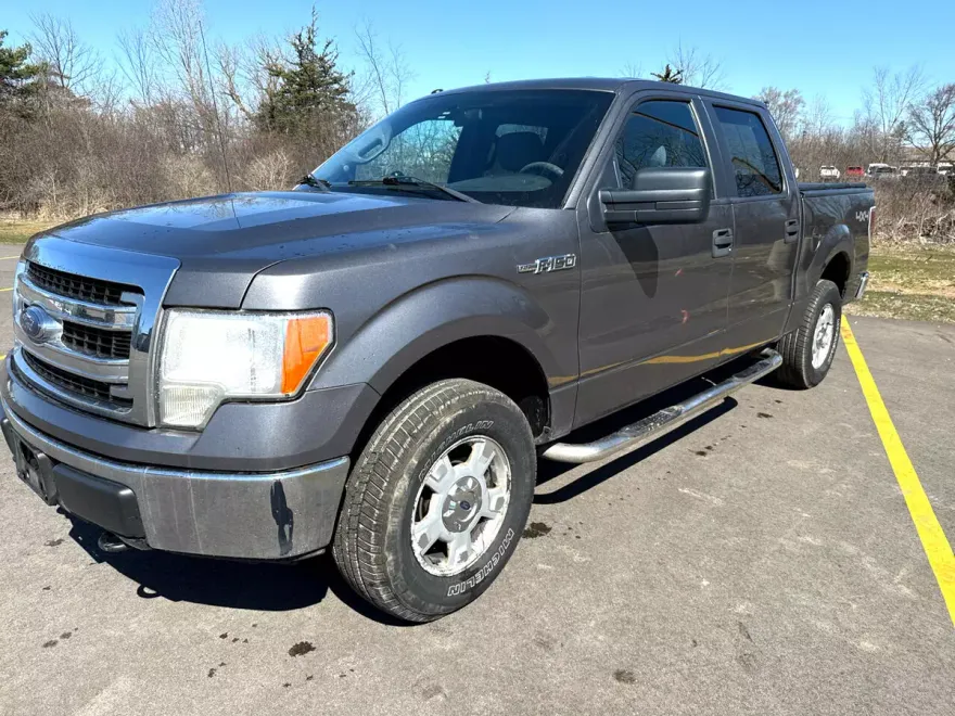 2013 Ford F-150 XLT photo 1