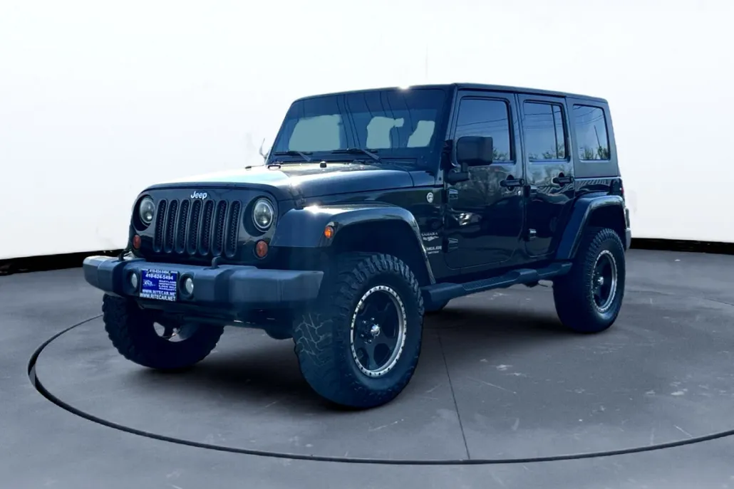 2010 Jeep Wrangler Unlimited Sahara photo 1