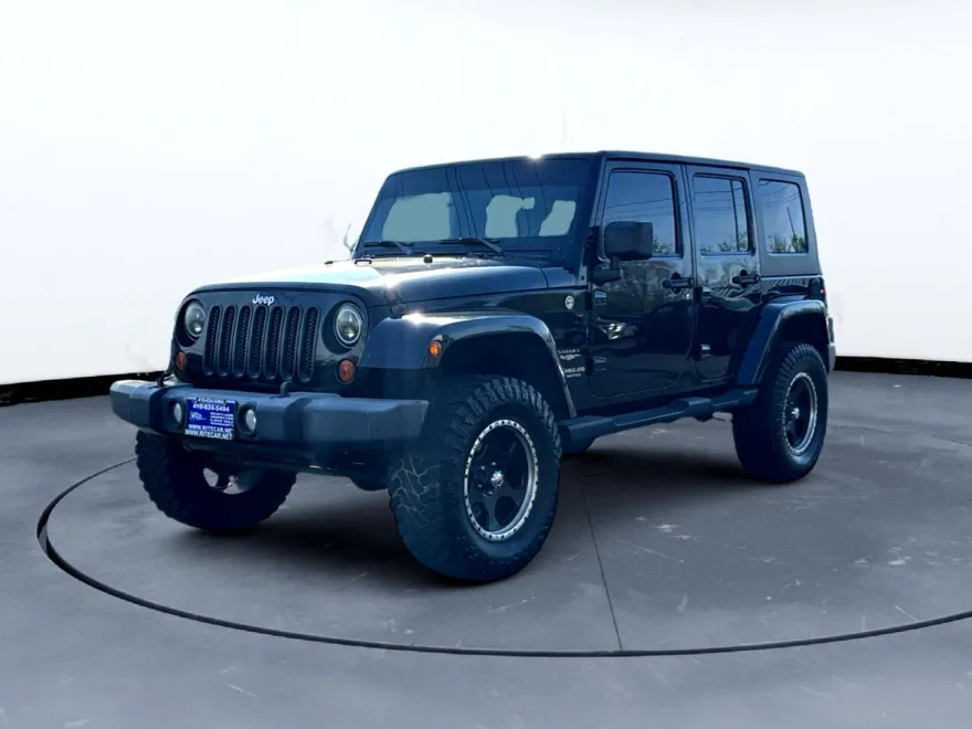 2010 Jeep Wrangler Unlimited Sahara photo 1