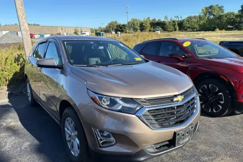 2018 Chevrolet Equinox LT photo 3