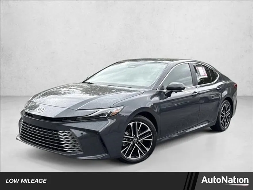 2025 Toyota Camry XLE photo 1
