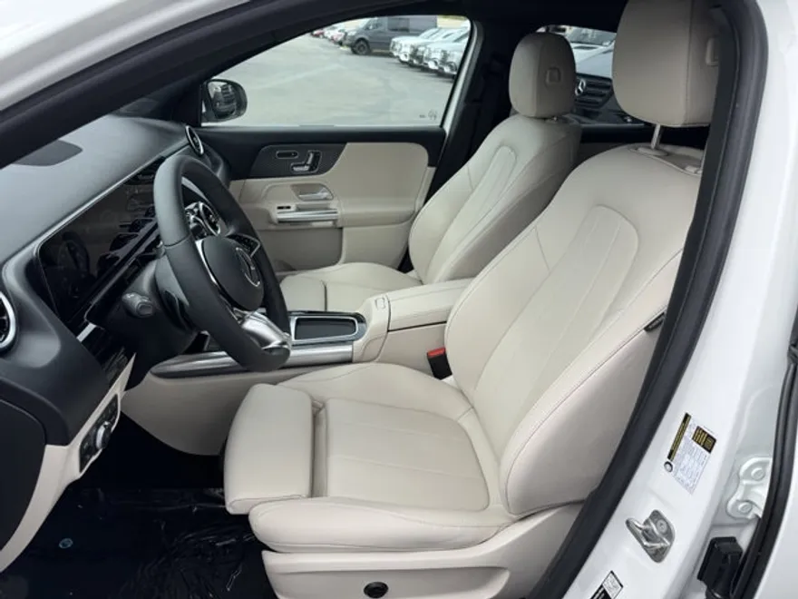 2026 Mercedes Benz GLA 250 photo 1