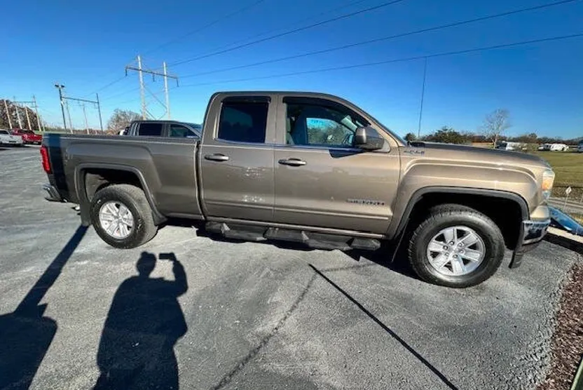 2015 Gmc Sierra 1500 SLE photo 1