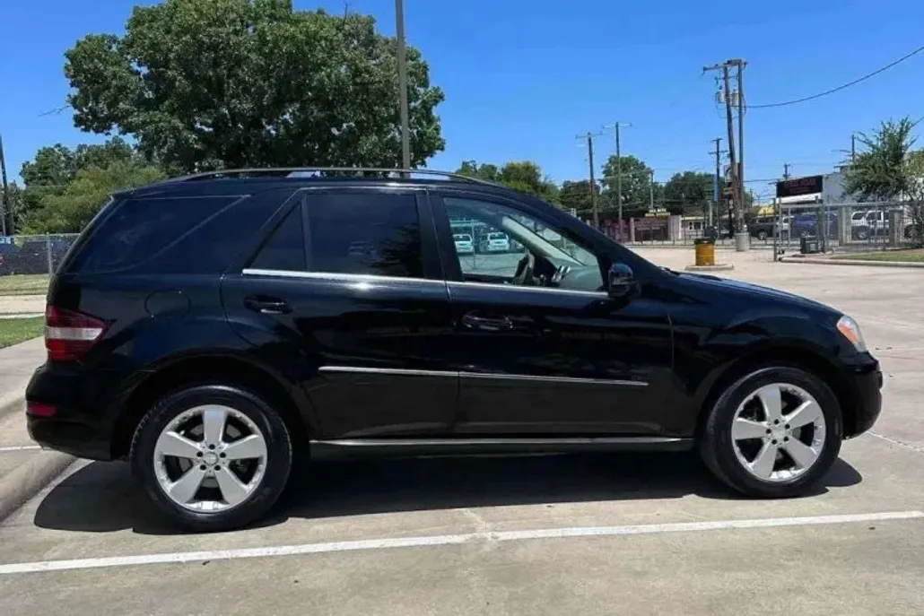 2011 Mercedes Benz ML 350 4MATIC photo 1