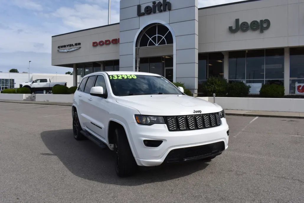 2022 Jeep Cherokee Laredo X photo 1
