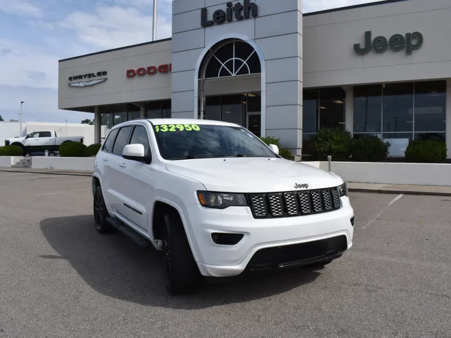 2022 Jeep Cherokee Laredo X photo 1