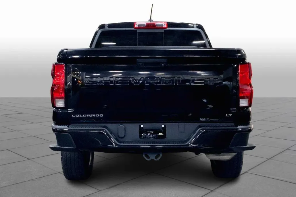 2023 Chevrolet Colorado LT photo 1