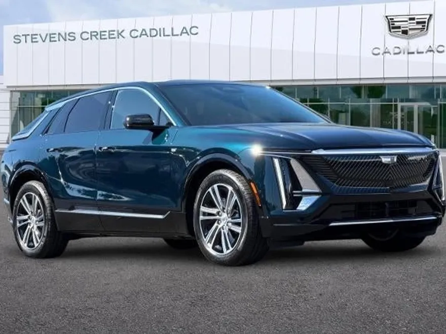 2025 Cadillac Lyriq Luxury photo 1