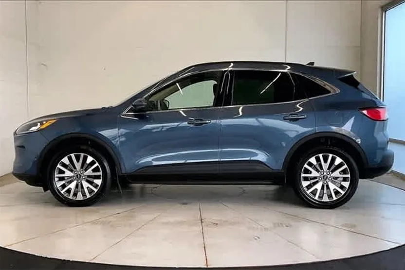 2020 Ford Escape Titanium photo 1