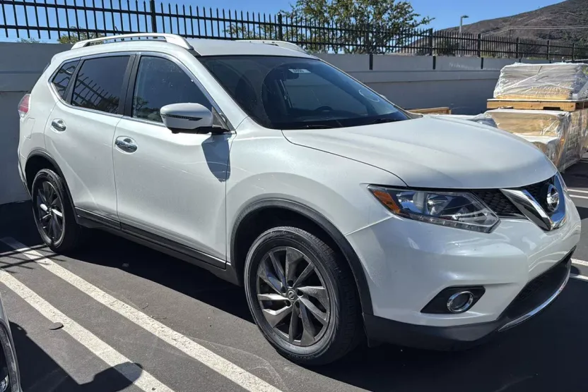2016 Nissan Rogue SL photo 1
