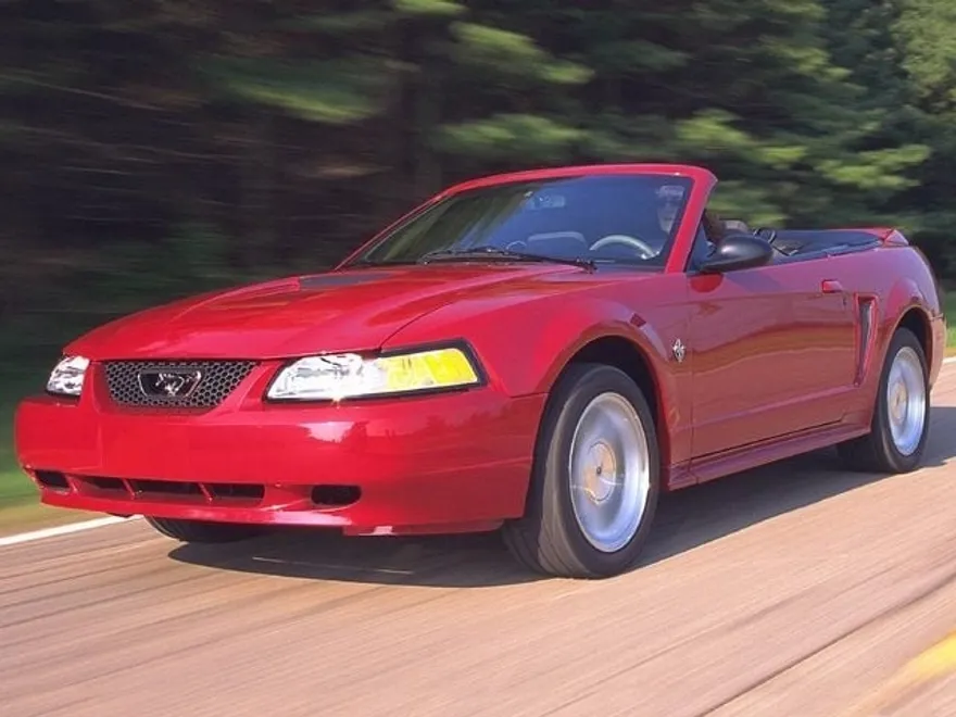 1999 Ford Mustang V6 photo 1