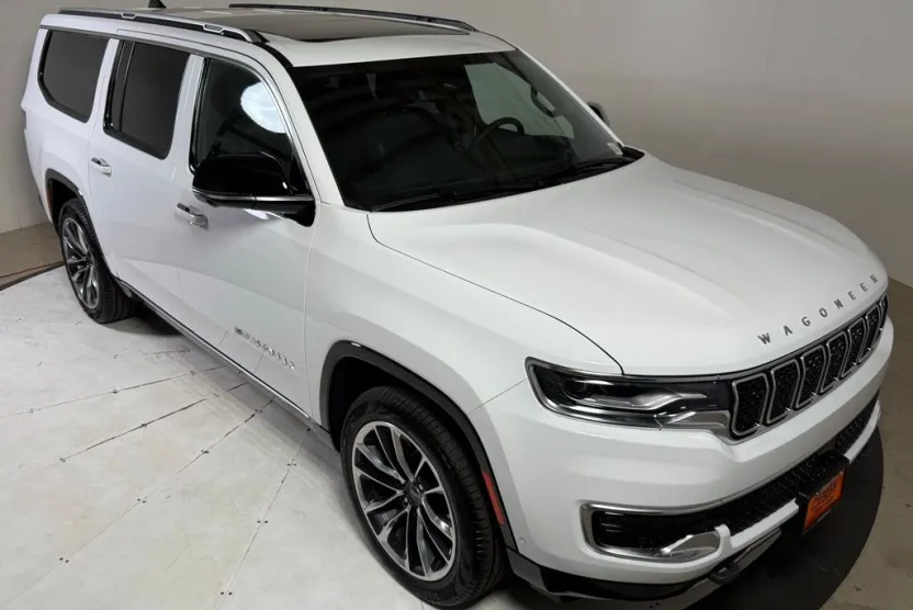 2025 Jeep Wagoneer L Series III photo 1