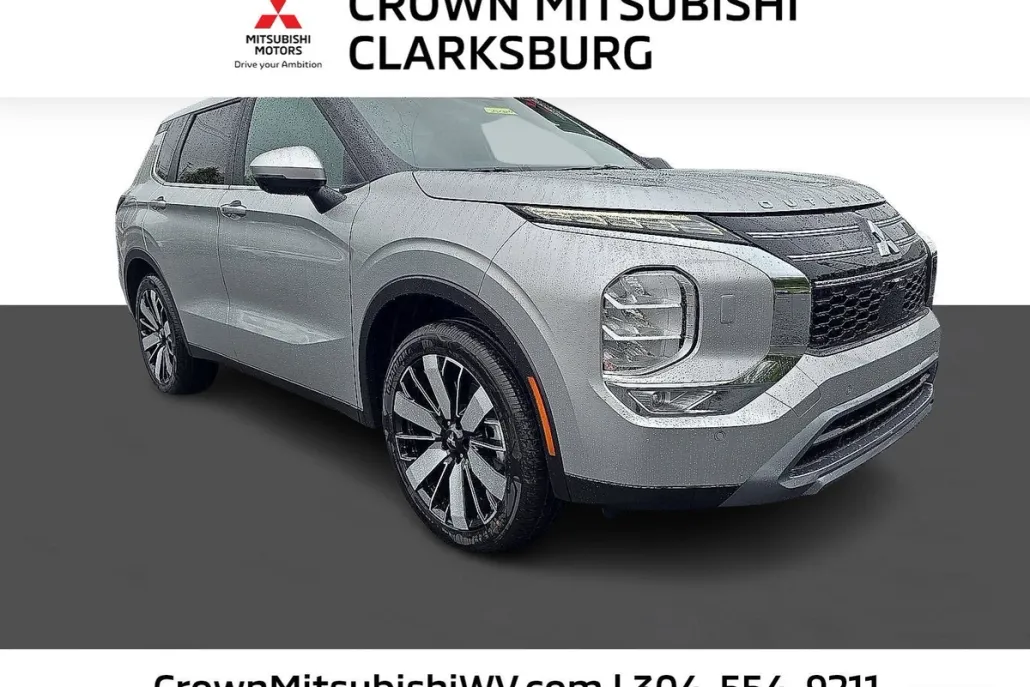 2025 Mitsubishi Outlander SE photo 1