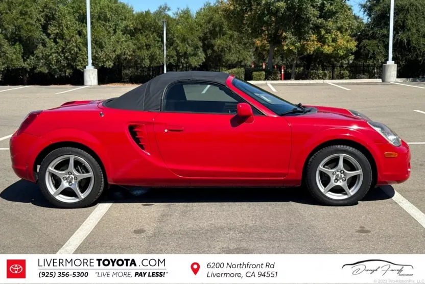 2005 Toyota MR2 Spyder Base photo 1