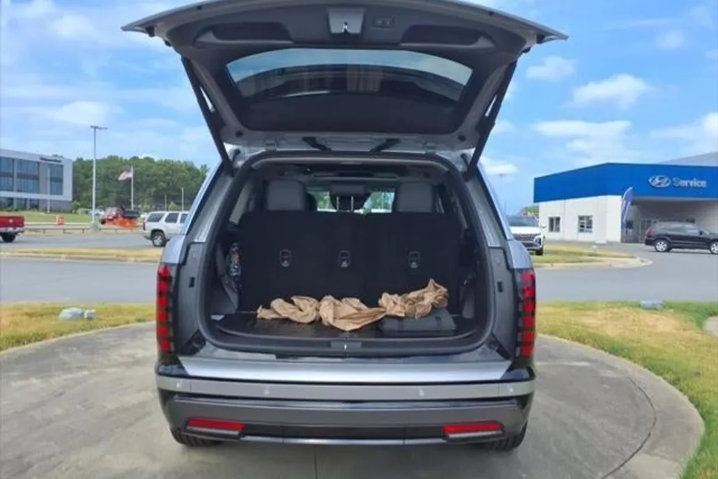 2026 Hyundai Palisade Limited photo 1