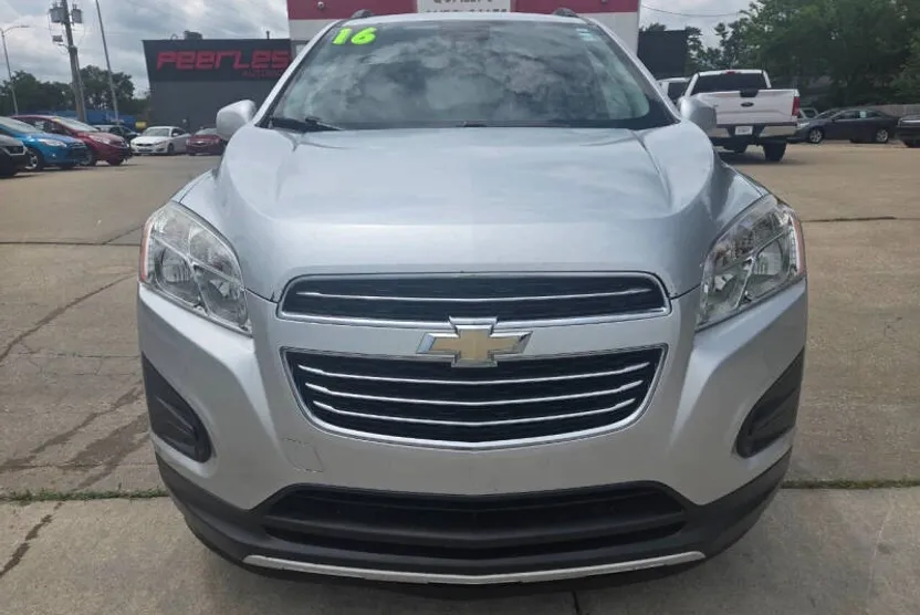 2016 Chevrolet Trax LT photo 1