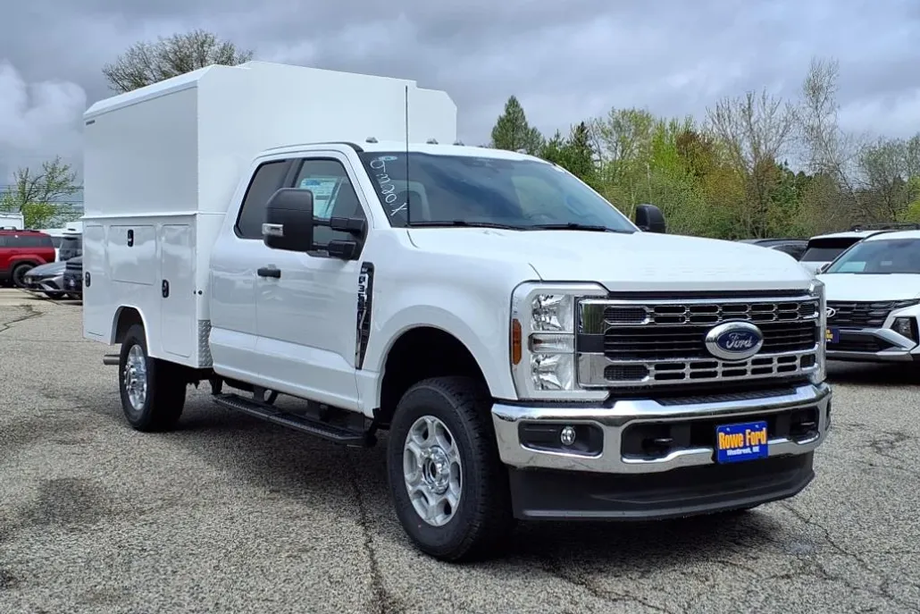 2025 Ford F-350 photo 1