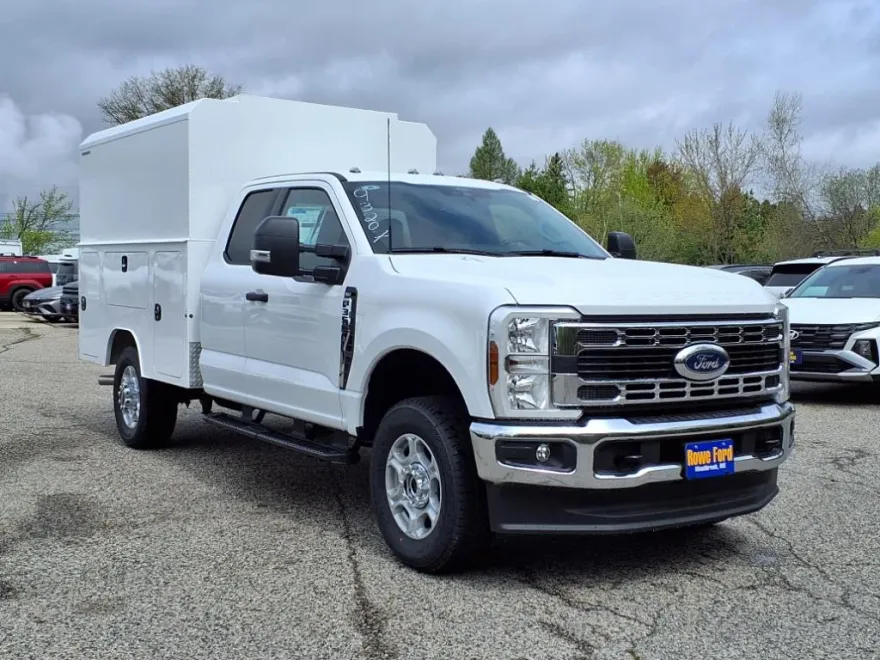 2025 Ford F-350 photo 1