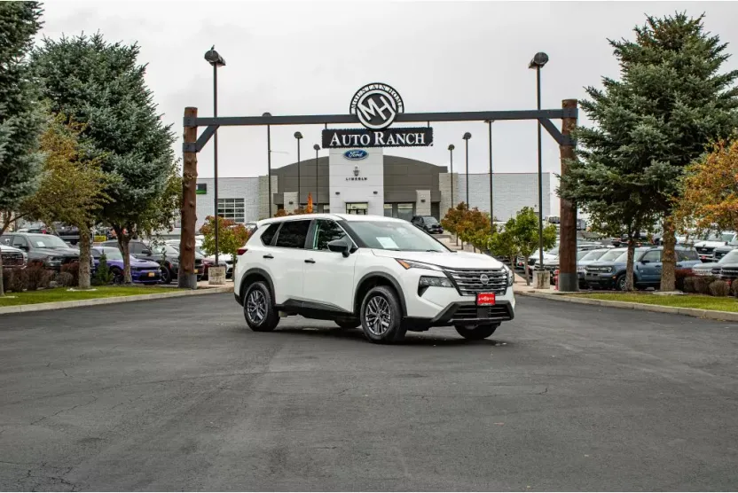2024 Nissan Rogue S photo 1