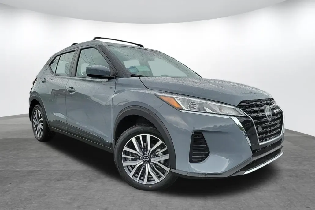 2024 Nissan Kicks SV photo 1