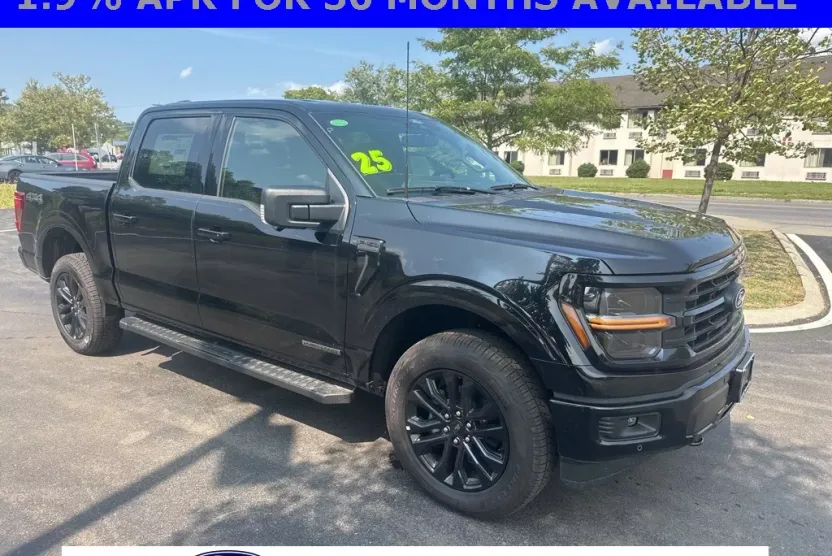 2025 Ford F-150 XLT photo 1