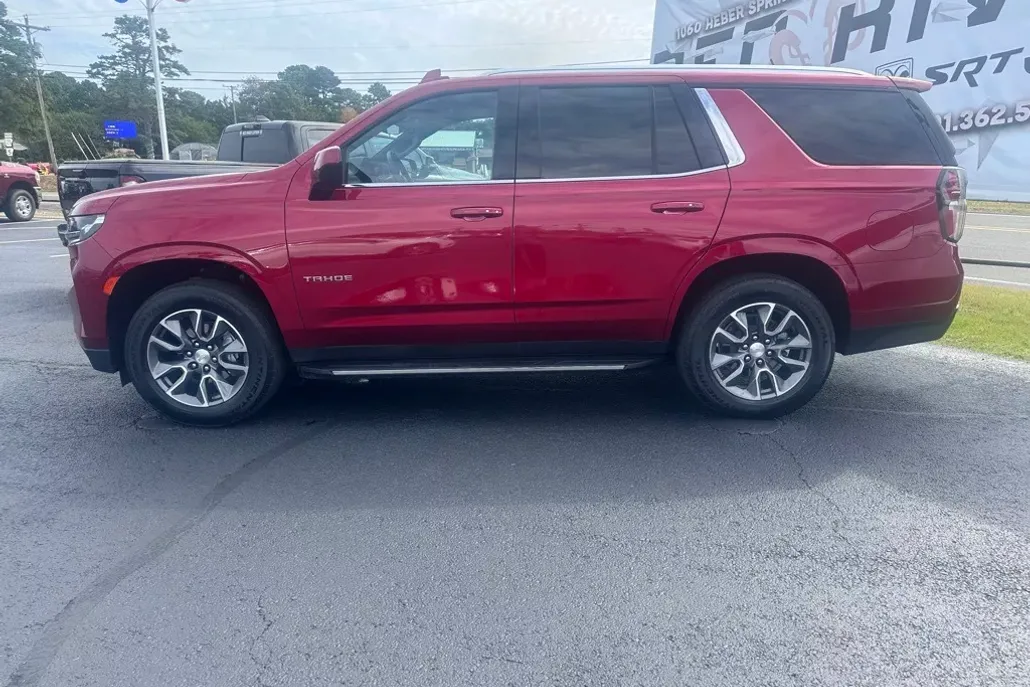 2023 Chevrolet Tahoe LS photo 1