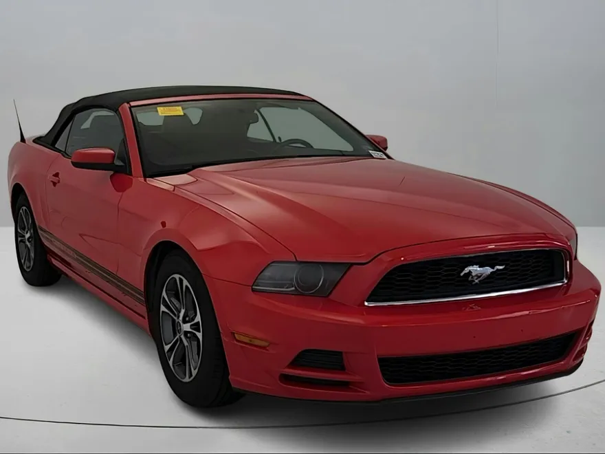 2014 Ford Mustang V6 Premium photo 1