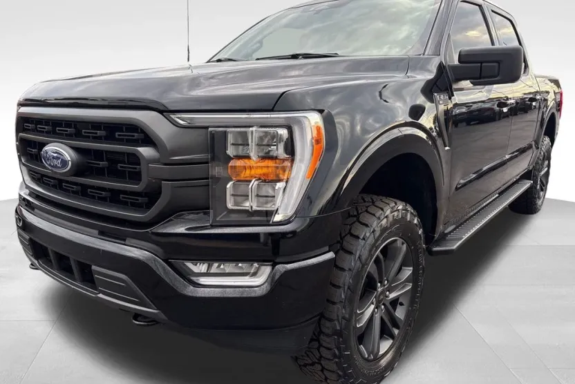 2023 Ford F-150 XLT photo 1