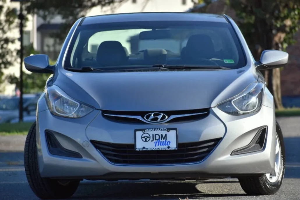 2015 Hyundai Elantra SE photo 1